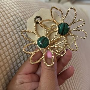 Gold Wire Flower Earrings with Green Stone – NWT